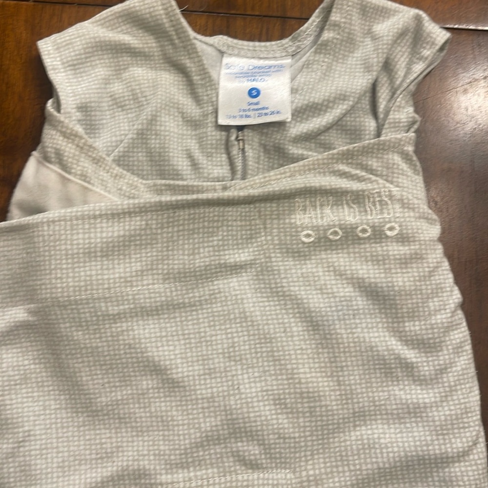 Halo Sleep Sack Swaddle small 3 to 6 months 13 - 18 lbs bottom up  zipper